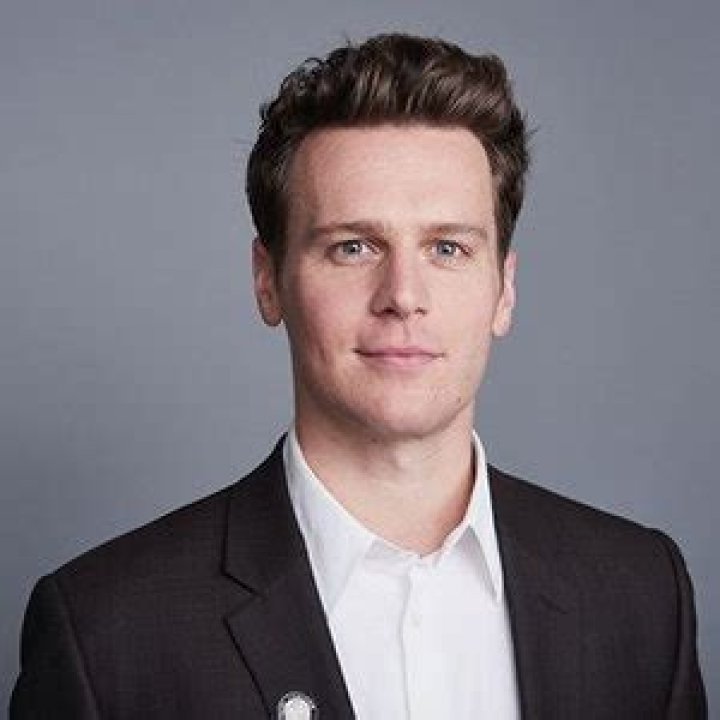 Jonathan Groff Net Worth